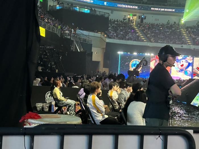 从替补席到舞台的崛起：弗莱在RW侠的新篇章与逆