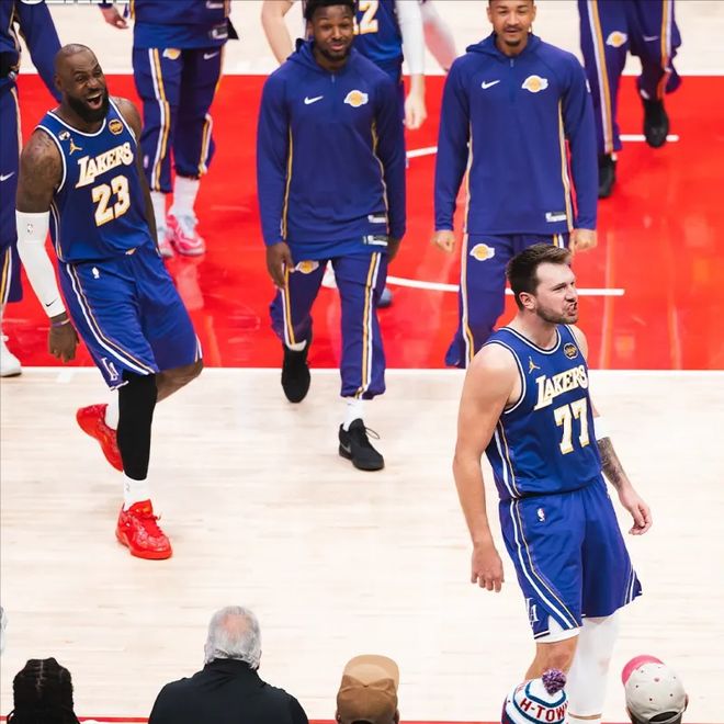 东契奇狂砍60分助湖人8连