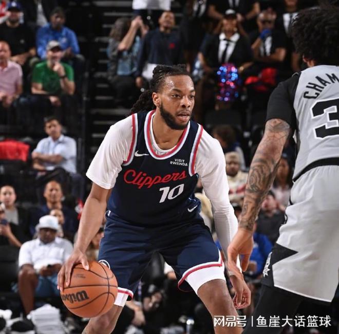 快船主场不敌马刺 伦纳德伤退文班亚马创历史纪