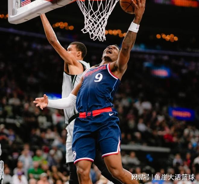 快船主场不敌马刺 伦纳德伤退文班亚马创历史纪