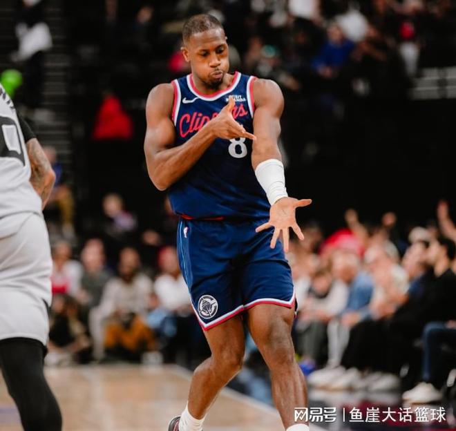 快船主场不敌马刺 伦纳德伤退文班亚马创历史纪