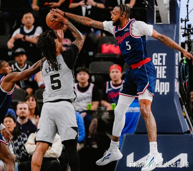 快船主场不敌马刺 伦纳德伤退文班亚马创历史纪