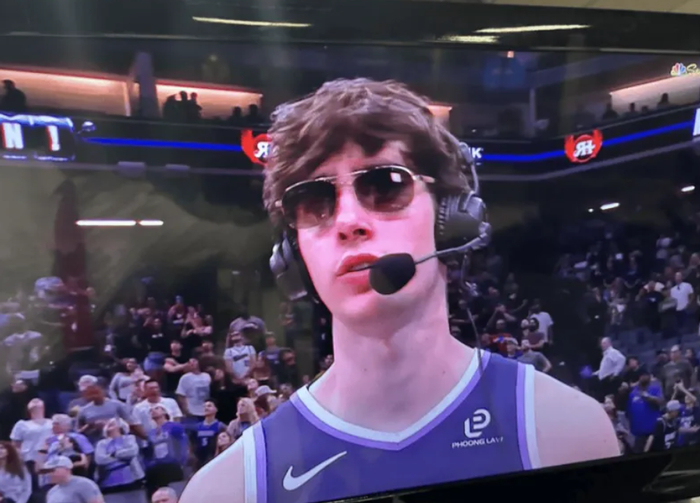 国王新星雷诺三战砍下32+9 以约基奇为榜样引热议