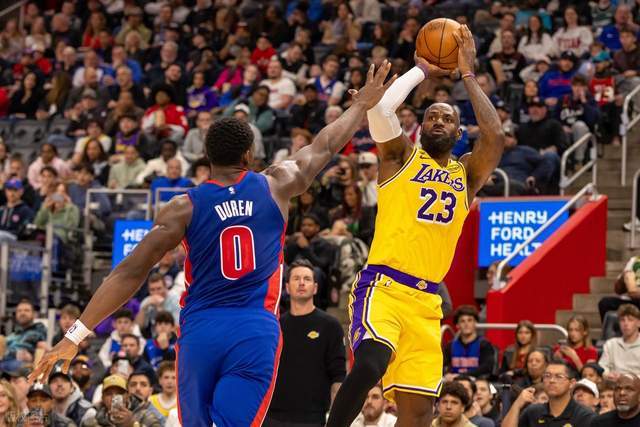 活塞逆转湖人詹金斯30+关键球定胜负 东契奇末节