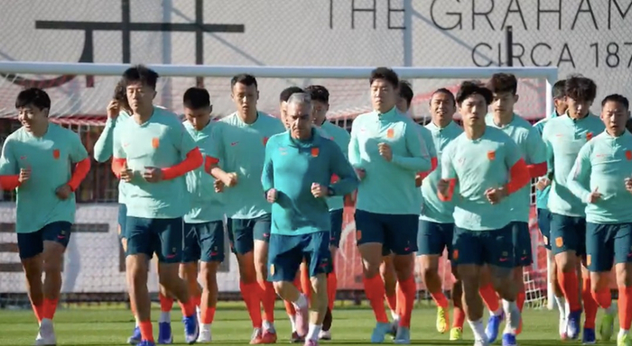 国足变阵5后卫迎战喀麦隆 战术调整或助战平韩国