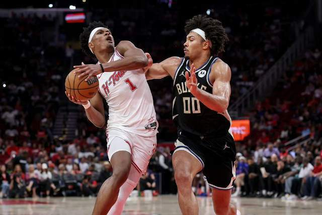 火箭队战术重组引争议 芬尼史密斯伤病成弃用主