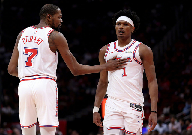 火箭队战术重组引争议 芬尼史密斯伤病成弃用主