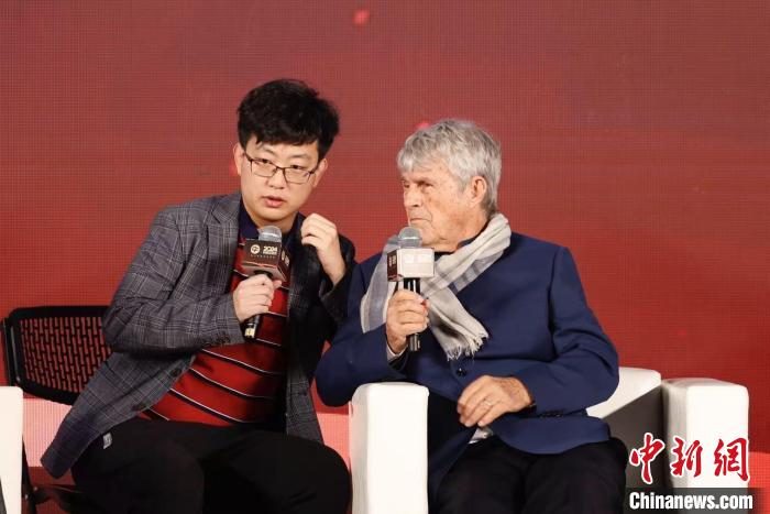 米卢：只要社会各界持续支持，中国男足有望重