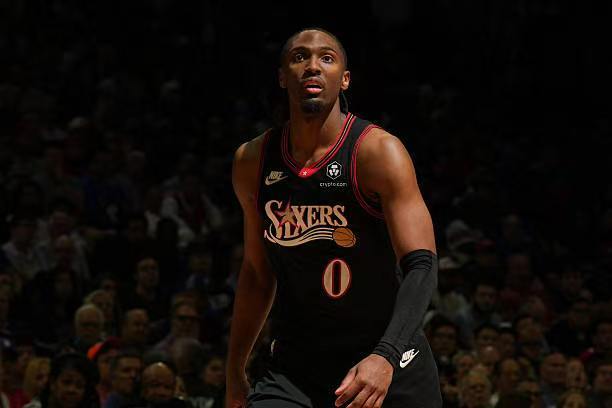 76人逆转魔术晋级季后赛 马克西31+6助成关键先生