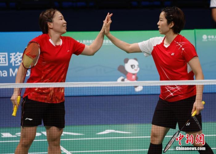 陈清晨贾一凡女双夺冠 雅思组合创37连胜纪录